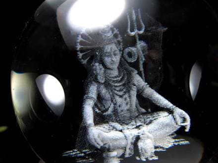 ◇幻想空間を演出！3Dレーザー彫刻◇回転しながら美しく発光◇神秘の