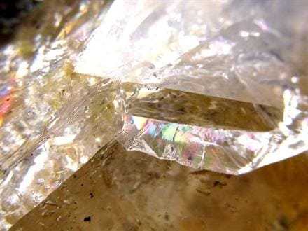 ◇たっぷり虹入り◇透明感高め！◇一つ一つ手作業による採掘です◇夢の
