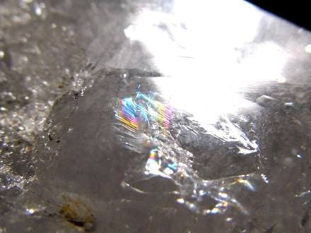 ◇たっぷり虹入り◇透明感高め！◇一つ一つ手作業による採掘です◇夢の