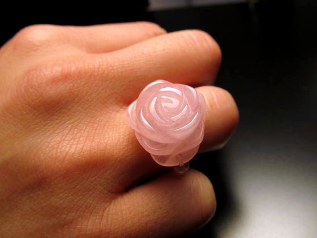 値下げ　高品質　ローズクォーツ　BIG薔薇　手彫り　バラ　カービング 値下げ 高品質 ローズクォーツ BIG薔薇 手彫り バラ カービング