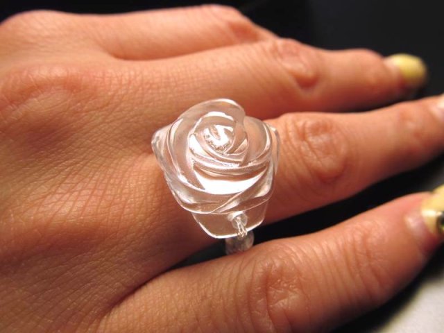 ◇超大粒20ミリ！かわいい薔薇カービング◇天然石薔薇(ローズ)リング