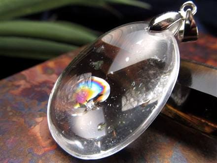 ☆早い者勝ち！少量限定☆希望と幸運を呼ぶ虹色の輝き☆超透明天然水晶