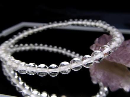 入手困難！極上の逸品】☆超透明！幻想的なグリーン発光☆オパールの  