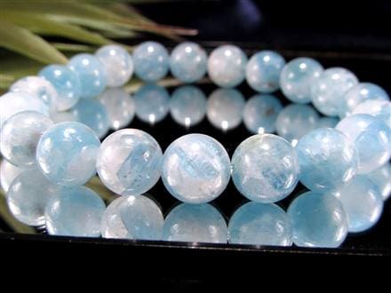 心を癒すやさしい青 アクアマリンシリカブレスレット15ミリ 心を癒す