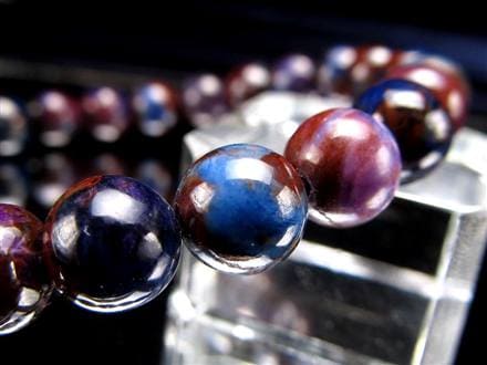 ◇流通量減少により入手困難！極上スギライト◇希少なブルーカラー入り  