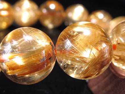 レア　高品質　ゴールドルチル　水晶　パーム　握り石　透明感　針ミチミチ ◇至極の逸品◇濃密な金針が放つ圧倒的な輝き◇超透明クリアクォーツが