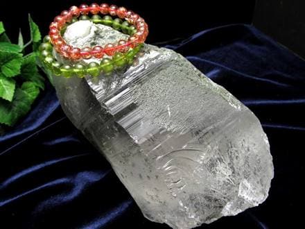 ◇厳選品質！圧倒的な透明感◇神に最も近い場所 で採掘される