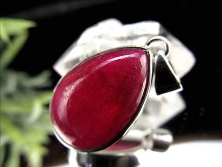 ☆濃厚レッド！☆大粒＆ぷっくりドロップ型☆7月の誕生石☆世界四大  