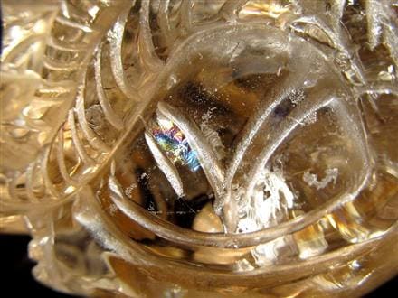 ☆丁寧な手彫り彫刻☆美しい透明感に映える黄金針☆金針水晶×最強招財