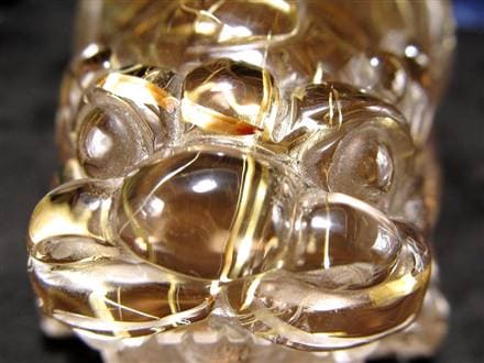 T-23天然タイチンルチル手彫り貔貅 ゴールドルチル 金針水晶 ヒキュウ開運 ☆丁寧な手彫り彫刻☆美しい透明感に映える黄金針☆金針水晶×最強招財