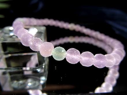 鉱物のインドネシア産グレープカルセドニーの販売ならお任せください