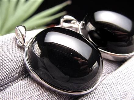 ◇目を引く大粒!!◇絶大な人気を誇る天然石◇最強の魔除け・邪気