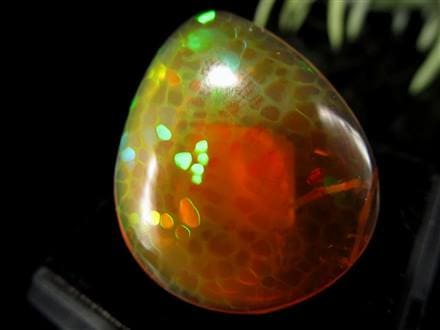 究極の逸品】◇エチオピアの虹色秘宝！蜂の巣遊色「ハニカムオパール