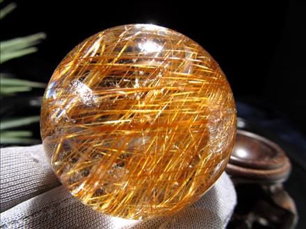 ☆超密集キラキラ☆虹入り ルチルクォーツ ルチルインクォーツ 丸玉 天然石 原石 高品質]太陽放射ルチルクォーツ丸玉/スフィア☆現品動画あり
