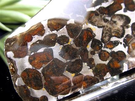 【一点物】ケニア産セリコ・パラサイト隕石 435g　黄金オリビンが美しく輝く逸品 一点物】ケニア産セリコ・パラサイト隕石 435g 黄金オリビンが美しく