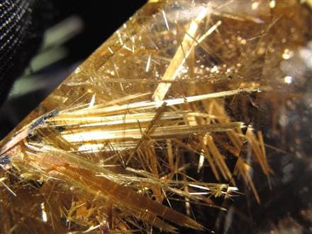 ☆金運アップ❗️☆極上タイチンルチルの密集☆太陽放射 ゴールドルチル 天然石 原石 黄金針の衝撃】☆太陽放射針×極上透明☆金運爆上げ確定のインテリア