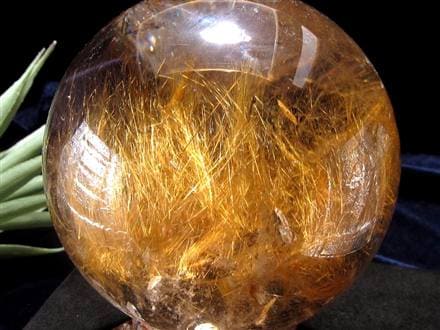 極みの逸品】☆絶大な存在感！太陽放射ルチル☆透明度抜群！板状