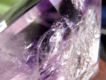 ◇コレクター必見！超希少石◇内部に水泡が揺らめく幻想的結晶◇透明感