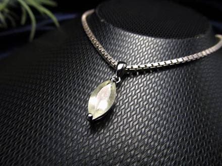 ☆数量限定入荷！☆透明感あり☆宇宙のパワー！幸運を呼ぶお守り