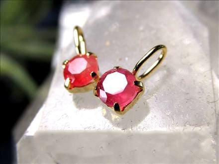 ワーワー鉱山産♡レッドベリルのK10ペンダントトップ ◇数量限定！◇贅沢18金ゴールド仕様◇ペンダントトップ◇