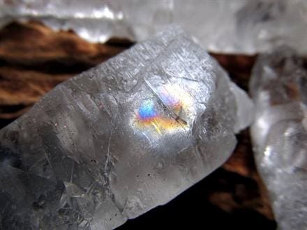 水晶　ポイント ◇数量限定！厳選品◇神秘的な蝕像結晶が魅力◇独特な表面凹凸と荒々