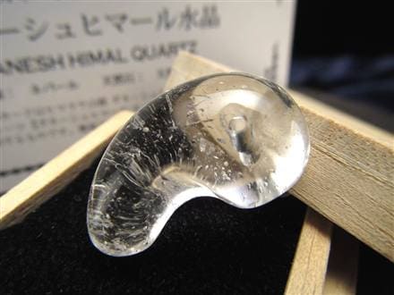 ◇希少なガネーシュヒマール産水晶原石削り出し!!◇<神に最も近い場所