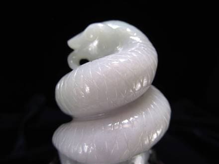 バイヤー厳選!!】◇高品質翡翠原石使用◇極みの一刀繊細彫刻