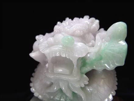バイヤー厳選!!】◇高品質翡翠原石使用◇極みの一刀繊細彫刻