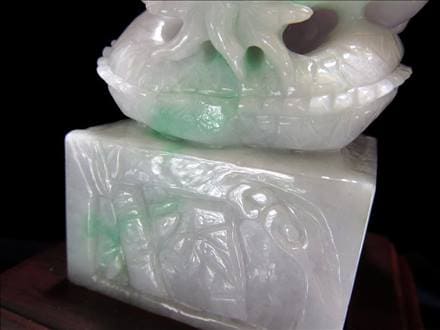 バイヤー厳選!!】◇高品質翡翠原石使用◇極みの一刀繊細彫刻