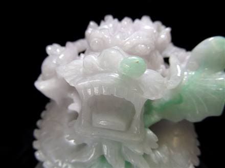 バイヤー厳選!!】◇高品質翡翠原石使用◇極みの一刀繊細彫刻