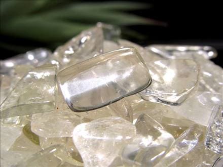 リビアングラス さざれ 約100g 隕石ガラス 天然ガラス 浄化用 希少石