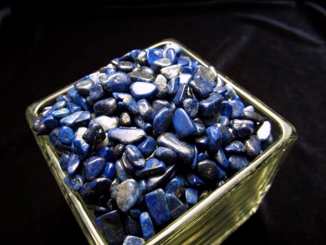 200★特選一石★限定数量♢『聖なる石』【艶々極上ラピスラズリさざれ】❤️ ◇つやつや！極上◇幸運を呼び寄せる石◇艶々ラピスラズリ【青金石