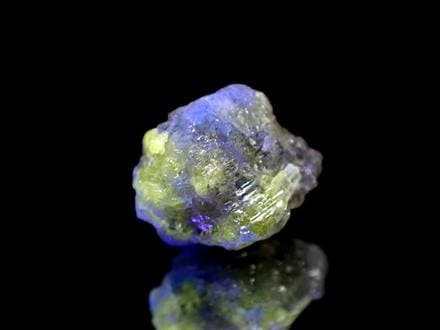 ☆良好品質！透明結晶☆【青色蛍光タイプ】☆神秘の輝き！蛍光ダイヤ