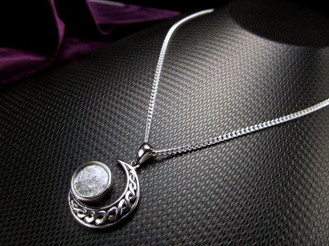 トップブランドのファッション ◇激レア！◇三日月＆ギベオンサークル◇STAINLESS STEEL アクセサリー