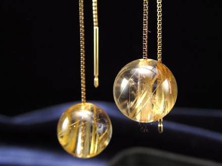 ◇華やかな印象をプラス◇18金ゴールドの上品な輝き◇ビーズを