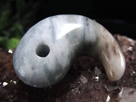 国産石の一級品】☆極上品質×職人技☆世界最古の翡翠「糸魚川翡翠