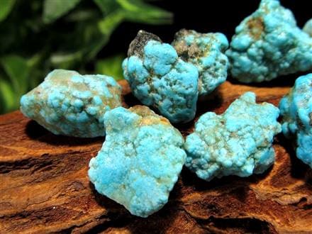 ◇美しいゴールド模様◇超希少！ナチュラルなラフ原石◇歴史の古い鉱山