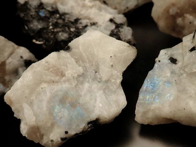 ☆希少！ペグマタイト鉱物☆シラー入りナチュラル原石☆ムーンストーン