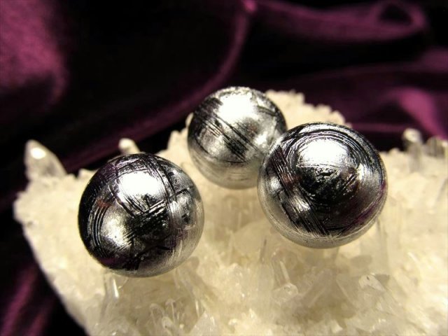 ☆限定6珠!☆ミステリアスな宇宙から来た鉱物☆1珠9240円☆御 ☆限定6珠!☆ミステリアスな宇宙から来た鉱物☆1珠9240円☆御