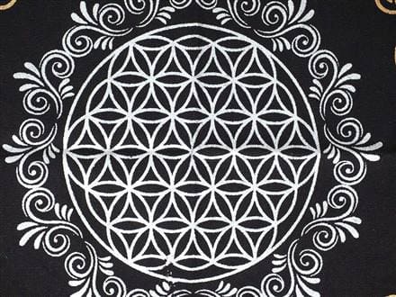 フラワーオブライフ　円形クッション 花模様 黒 ◇神秘的なフラワーオブライフデザイン◇ゴールド＆シルバープリント