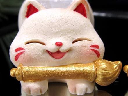 ◇笑顔が福を呼ぶ！猫陶器オブジェ◇商売繁盛や良縁！身近な福を招いて