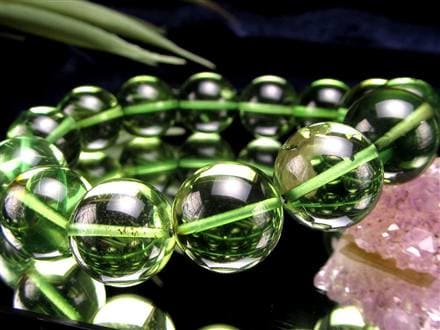 ◇存在感抜群の大珠◇発色美しいリトアニアアンバー◇キラキラの珠や虫