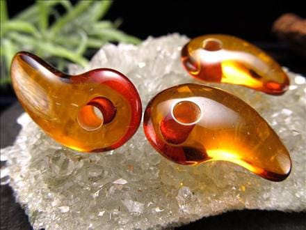 ◇数量限定！特別価格◇最高級品質！極上透明アンバー◇魔除けや厄除け