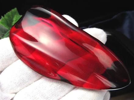 ◇存在感抜群！◇深紅に煌めく天然琥珀◇樹木由来の生命力◇1点