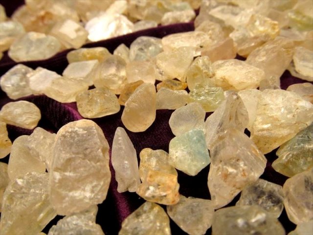 ◇数量限定入荷！◇希少無加熱◇ナチュラル原石タイプ◇天然カラー 