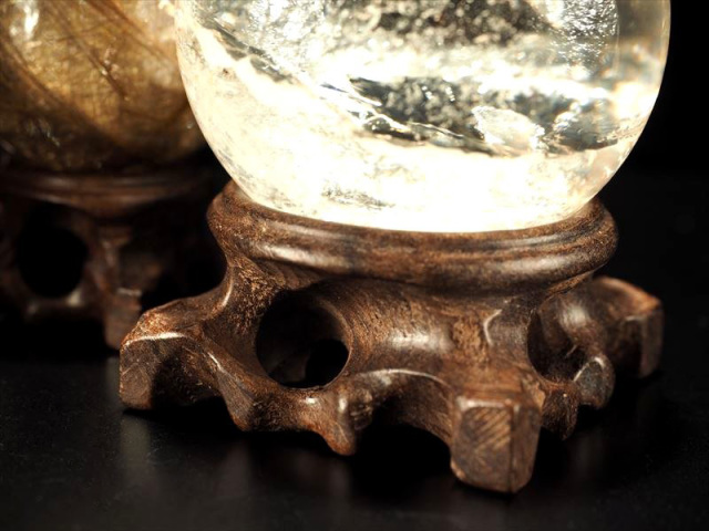 ☆天然木台座☆趣きある質感☆ブラウンカラー☆丸玉用 木製台座☆M