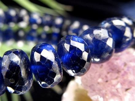 ☆高品質！☆良質なサファイアを厳選☆キラキラ繊細ボタンカット☆透明