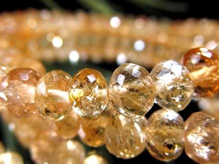 ◇キラキラボタンカット◇透明感抜群！煌くシャンパンカラー◇トパーズ