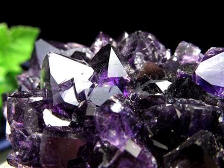 絶品☆濃紫の煌めき☆瑪瑙 アメジストクラスターパワーストーン天然石A506 ◇極上品質！◇パワーストーンの王道！アメジストクラスター◇濃厚