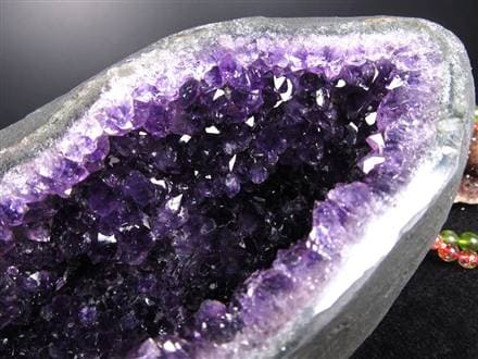 アメジストドーム　美結晶 ☆天然の神秘が放つ高貴な輝き☆圧倒的な美結晶☆インテリア・風水に